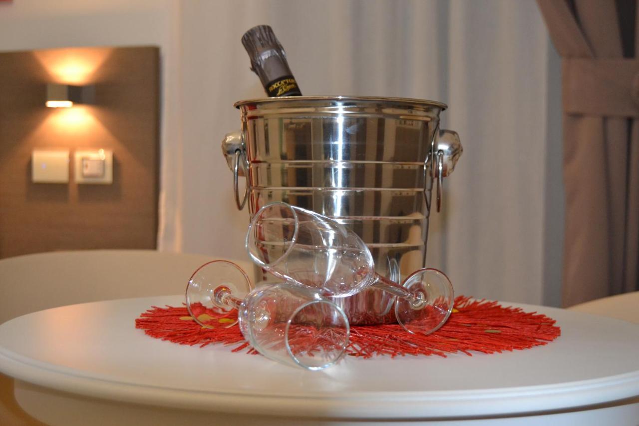 Mecla Suites Napels Buitenkant foto